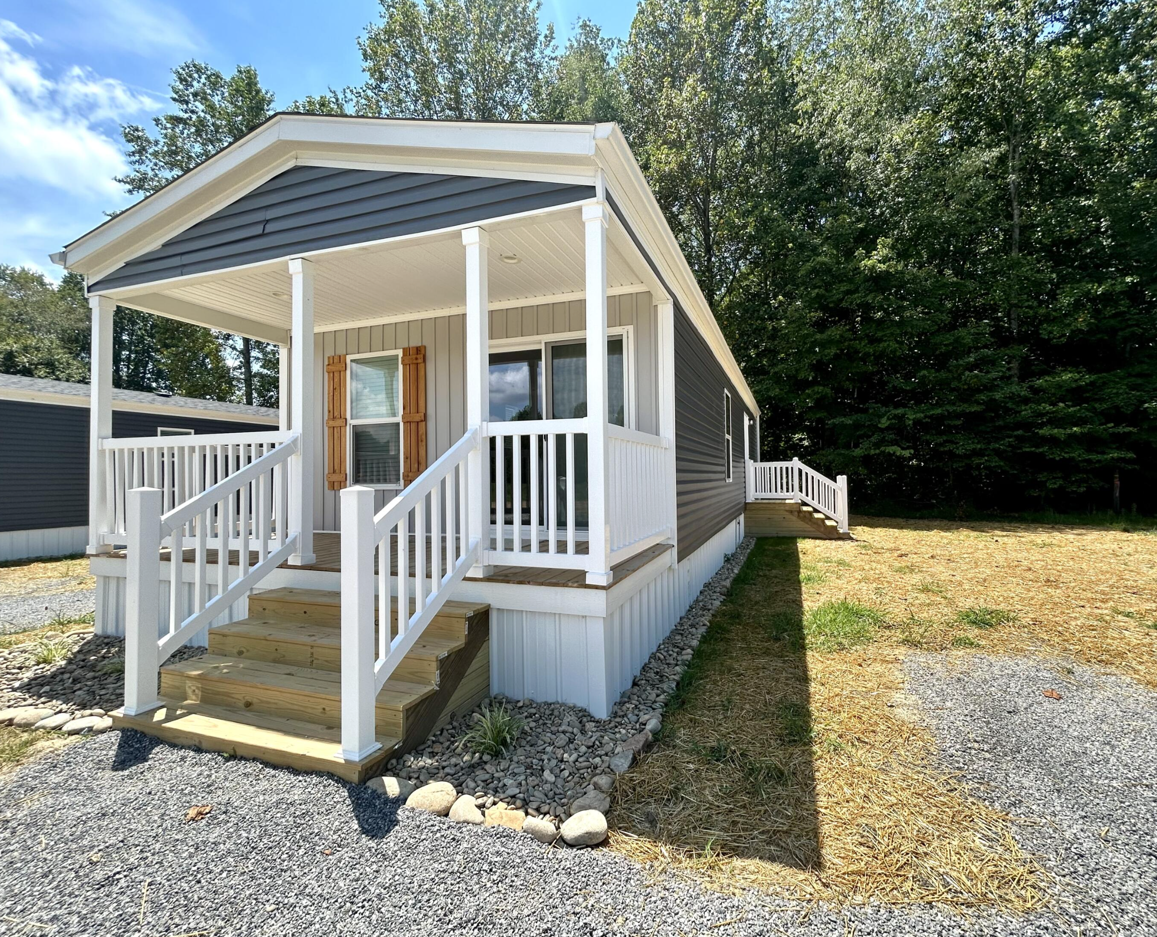 30 Lakeland Dr - 1