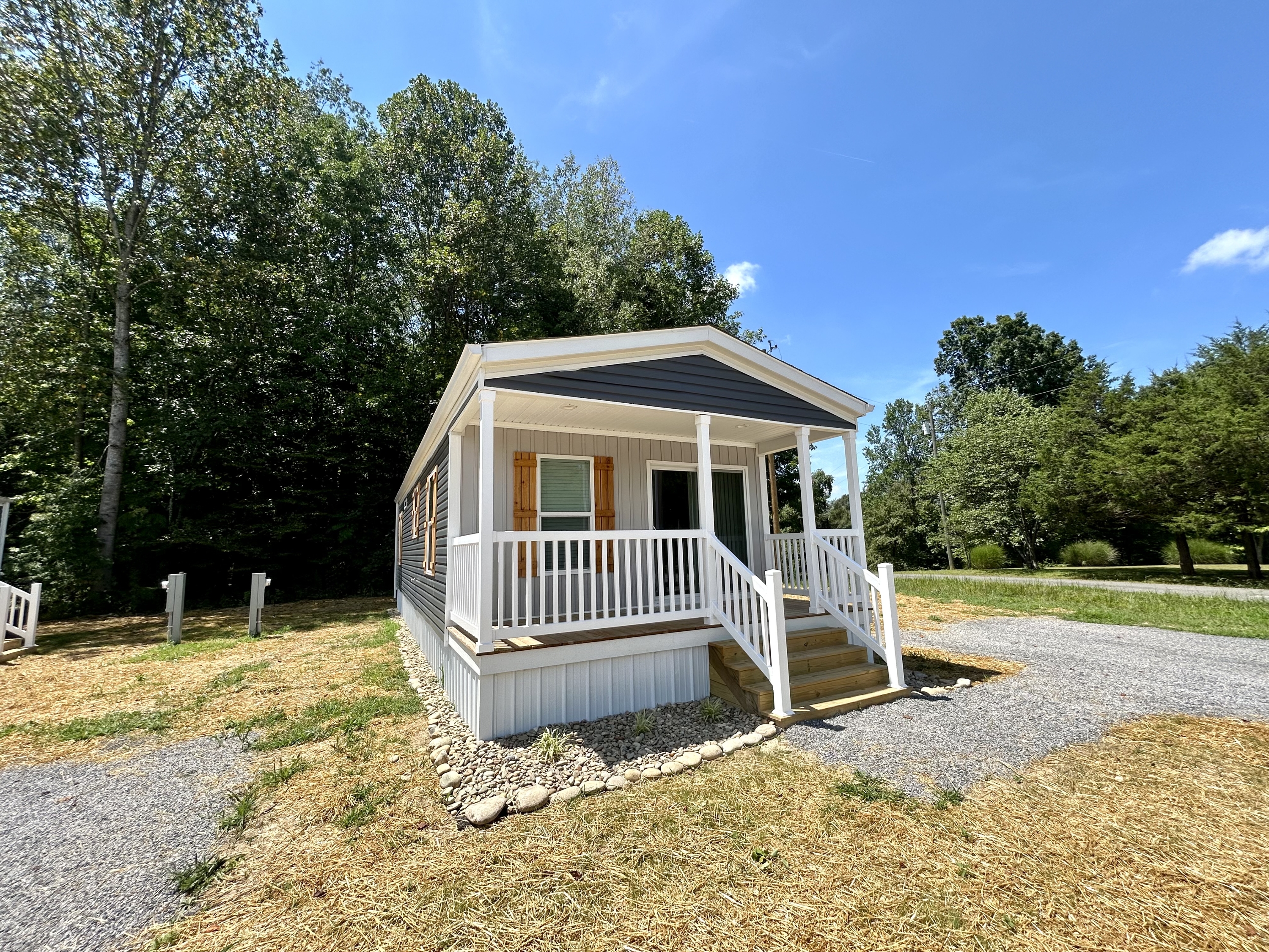 30 Lakeland Dr